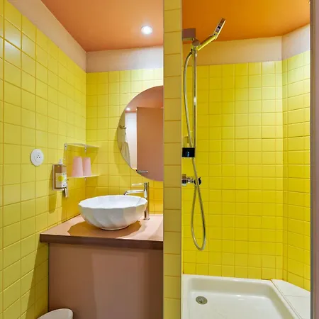 Ibis Styles Pont Du Gard Route D'avignon 3*