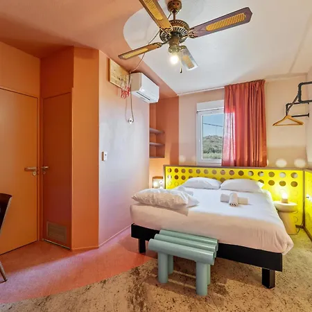 Hotel Ibis Styles Pont Du Gard Route D'avignon