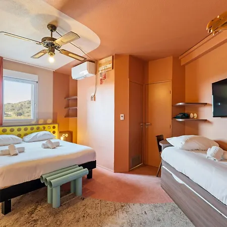 Ibis Styles Pont Du Gard Route D'avignon 3* Estézargues