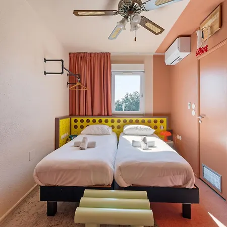 Ibis Styles Pont Du Gard Route D'avignon Estézargues