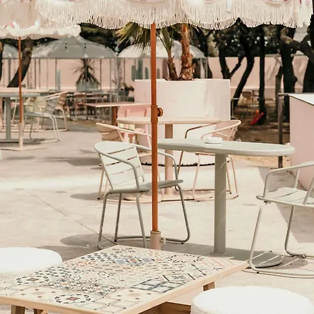 Hotel Greet Pont Du Gard - Route D'avignon