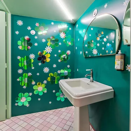 Ibis Styles Pont Du Gard Route D'avignon 3* Estézargues