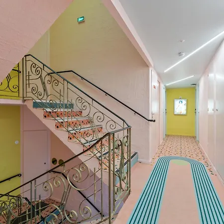 Ibis Styles Pont Du Gard Route D'avignon Hotel