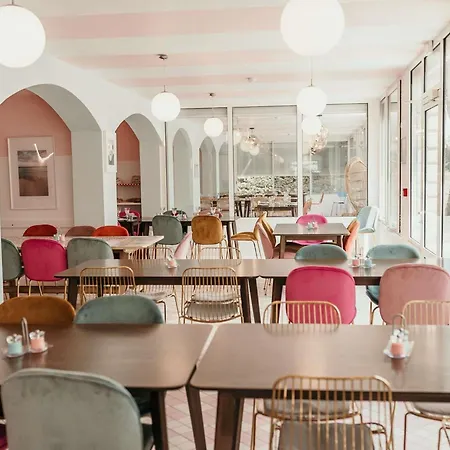 Ibis Styles Pont Du Gard Route D'avignon Hotel 3*