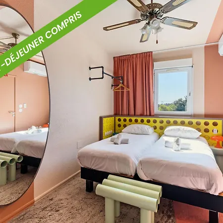 Hotel Ibis Styles Pont Du Gard Route D'avignon 3*