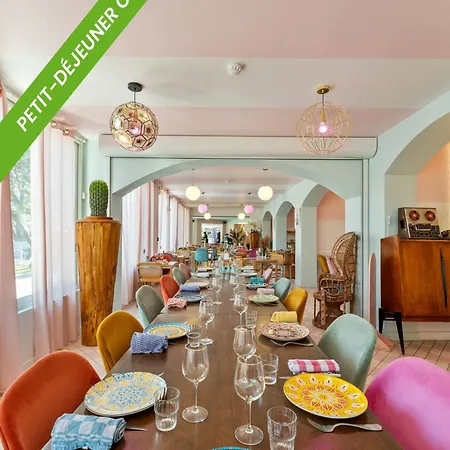 Ibis Styles Pont Du Gard Route D'avignon Hotel