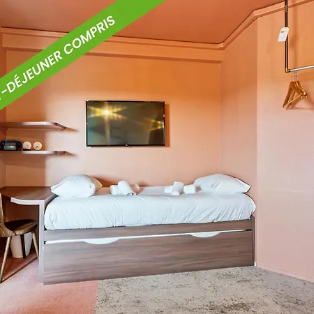 Hotel Ibis Styles Pont Du Gard Route D'avignon 3*