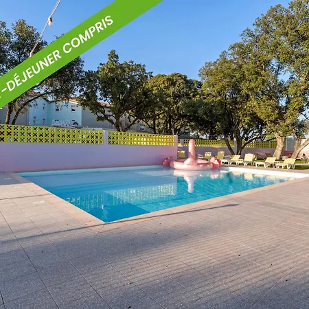 Ibis Styles Pont Du Gard Route D'avignon 3* Estézargues