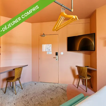Ibis Styles Pont Du Gard Route D'avignon