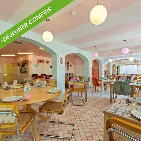 Ibis Styles Pont Du Gard Route D'avignon Hotel 3*