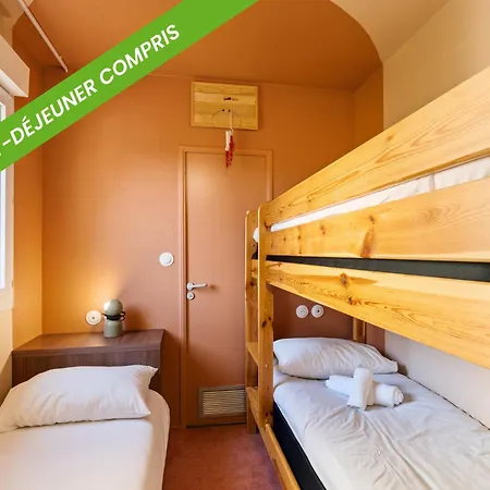 Ibis Styles Pont Du Gard Route D'avignon Hotel 3*