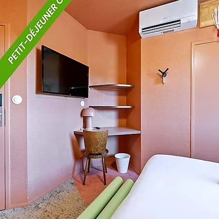 ホテル Ibis Styles Pont Du Gard Route D'avignon