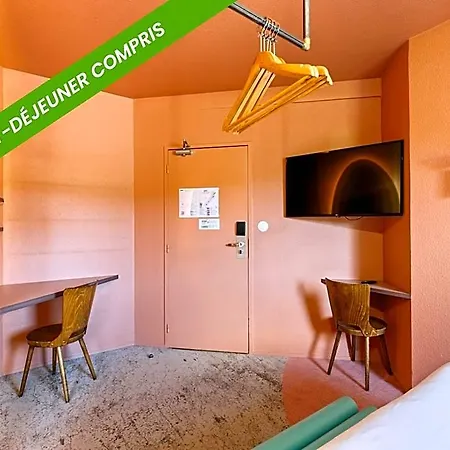 Ibis Styles Pont Du Gard Route D'avignon 3*