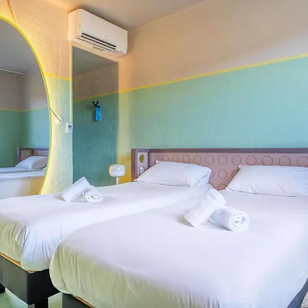 Ibis Styles Pont Du Gard Route D'avignon Hotel Estézargues