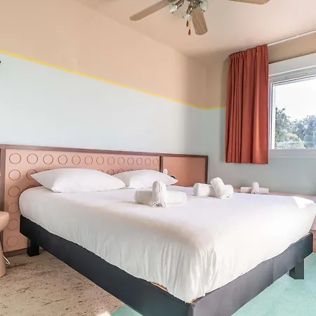 Hotel Ibis Styles Pont Du Gard Route D'avignon