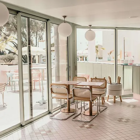 Ibis Styles Pont Du Gard Route D'avignon 3*