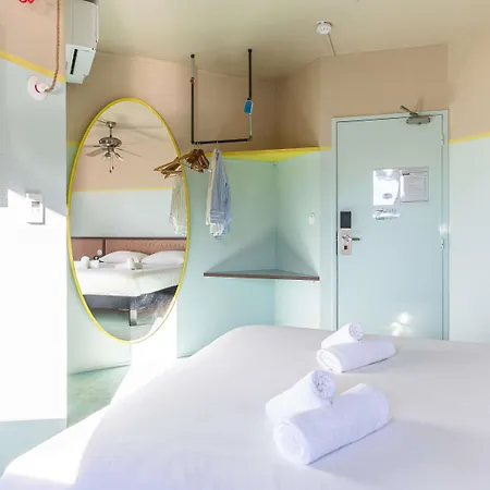 Ibis Styles Pont Du Gard Route D'avignon