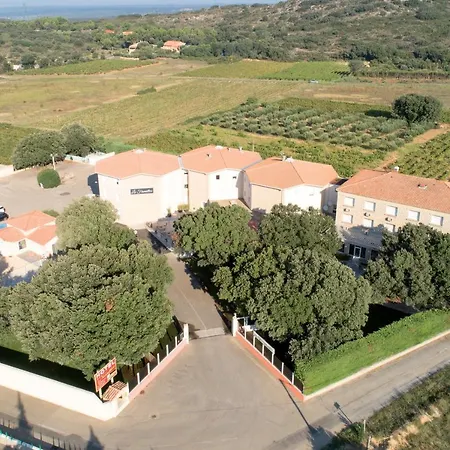 Ibis Styles Pont Du Gard Route D'avignon 3*