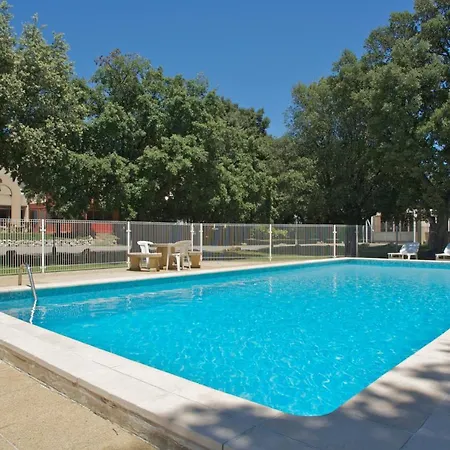 Отель Greet Pont Du Gard - Route D'avignon