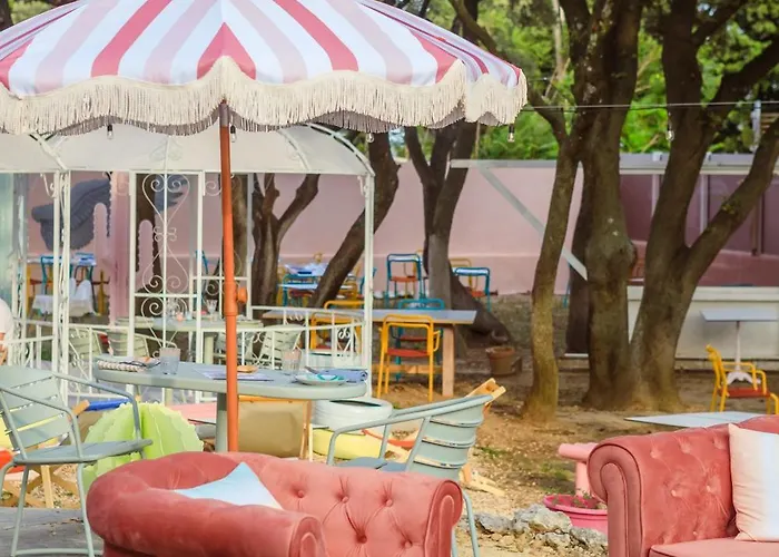 Hotel Greet Pont Du Gard - Route D'avignon